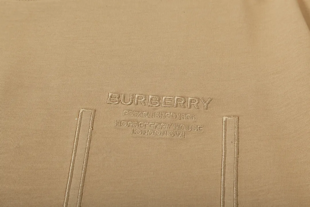 BURBERRY 🪡 Logo Classic ， Retro Same Style T 260 Versatile : Khaki Size：XS~L